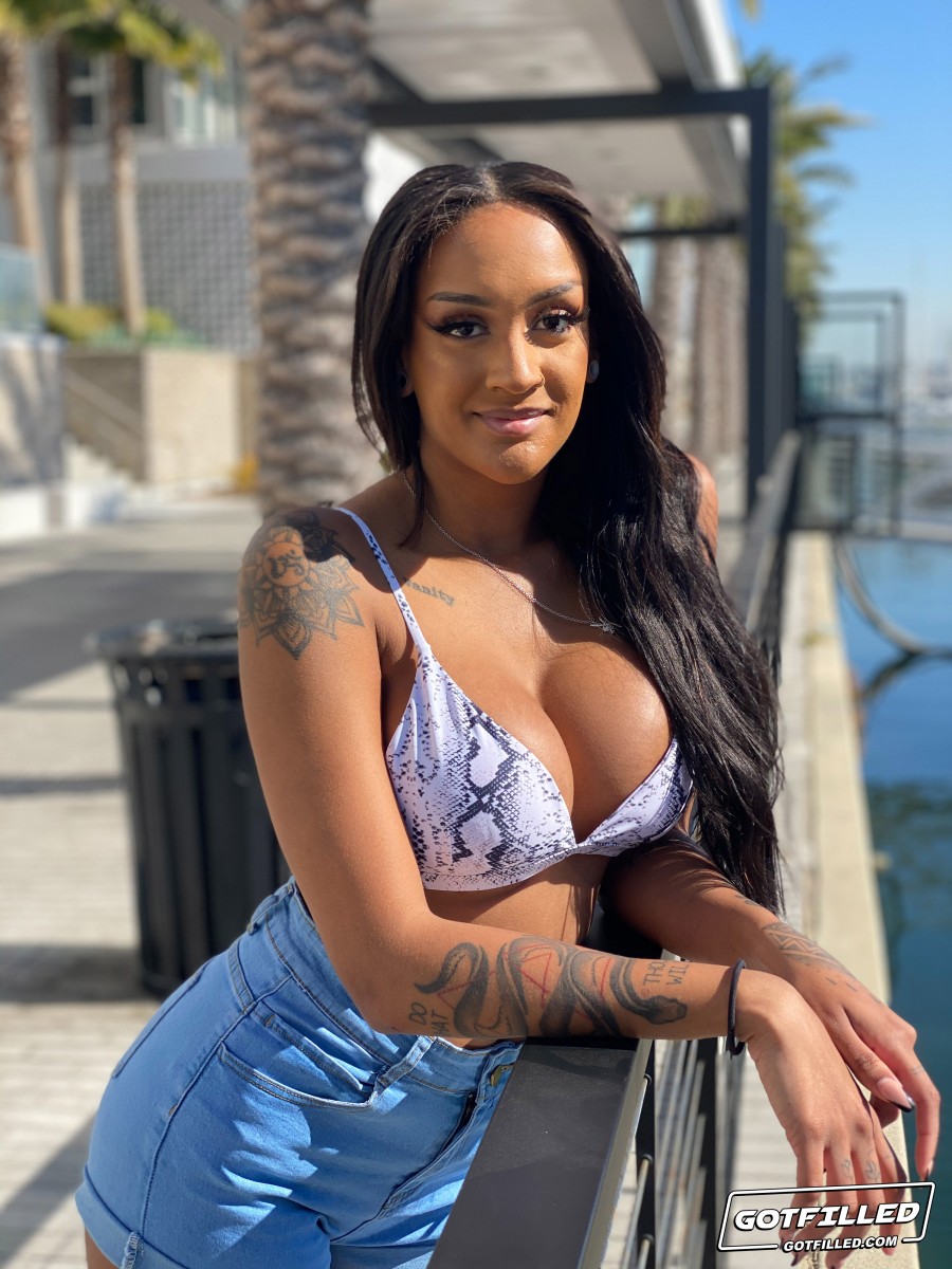 Zoey Sinn | Gotfilled.com