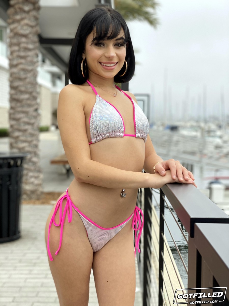 Aria Valencia | Gotfilled.com